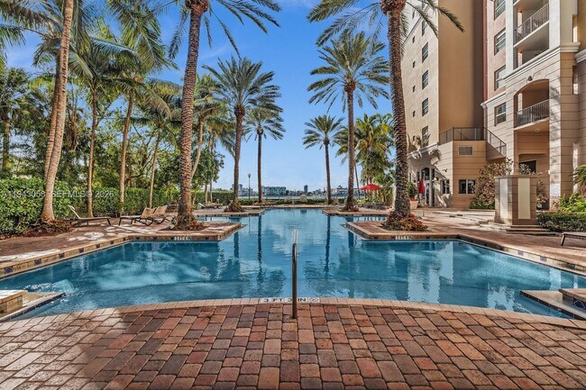 Building Photo - 17100 N Bay Rd