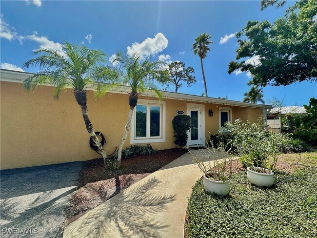Primary Photo - 1154 Cooper Dr