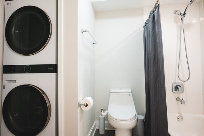 Building Photo - 3309 Wyndham Cir