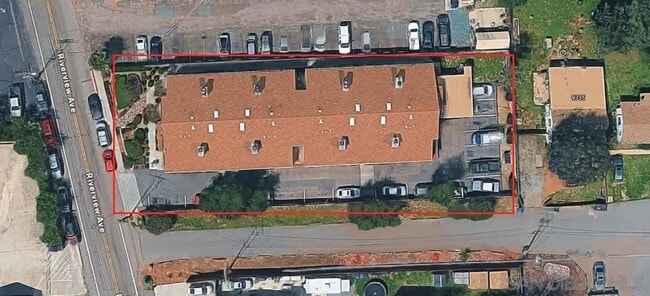 Building Photo - 9747 Riverview Ave