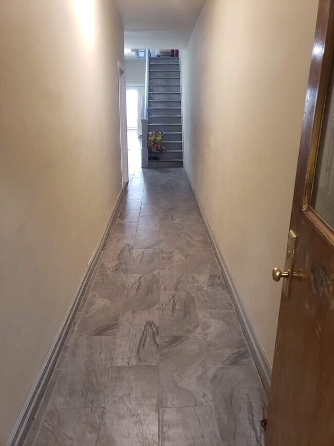 Building Photo - 836 48th St