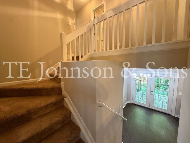 Building Photo - 3355 Kensington Pl