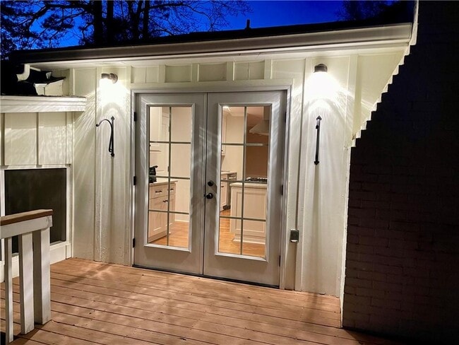 Building Photo - 245 Willow Springs Dr