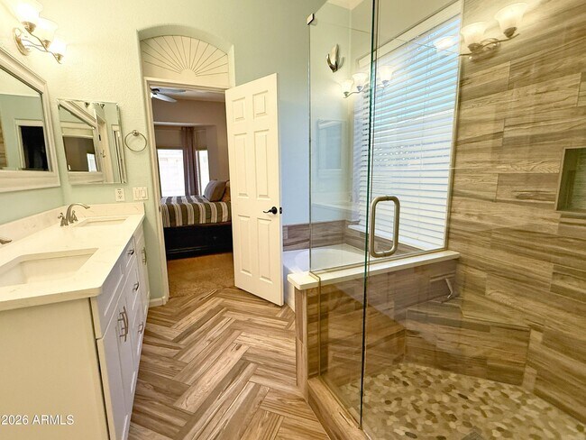 Building Photo - 235 E Smoke Tree Rd