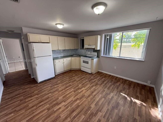 Building Photo - 229 NW 10th Ave