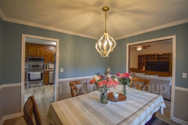 Building Photo - 1651 Greenock Ave