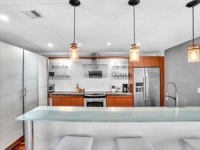 Building Photo - 1786 NE 21st St