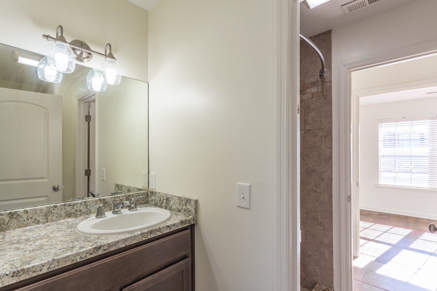 Building Photo - 274 Trunk St NE