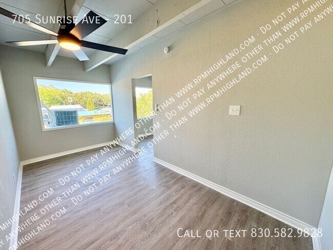 Building Photo - 705 Sunrise Ave