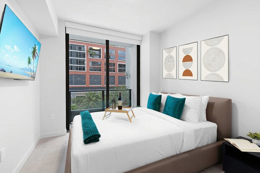 Building Photo - 501 NE 1st Ave