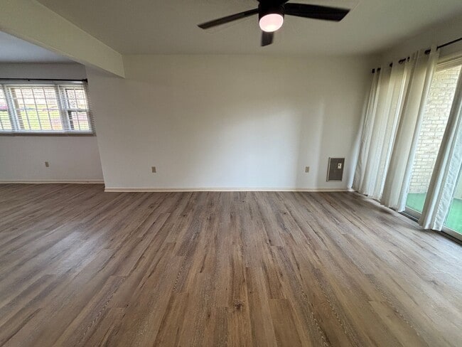 Building Photo - 5260 Crossbow Cir