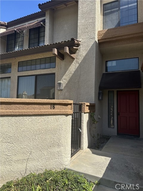 Building Photo - 16 Goldstar Pl