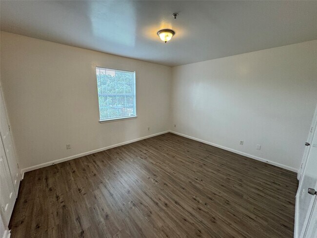 Building Photo - 8526 Leonora St