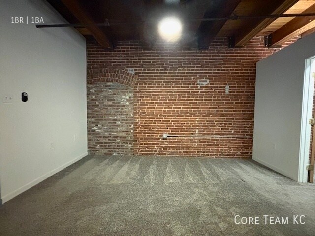 Building Photo - 204 Walnut St