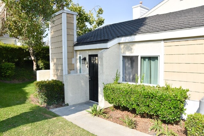 Primary Photo - 3340 E Collins Ave
