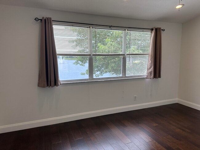 Building Photo - 5220 NW 53rd Ave