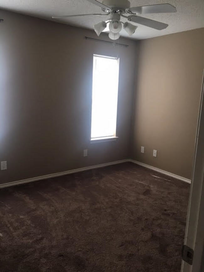 Building Photo - 360 Anderson Rd