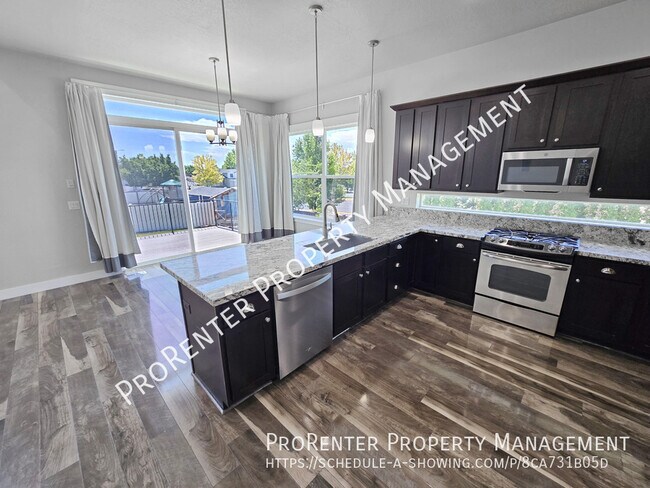 Building Photo - 1308 E Maple Way