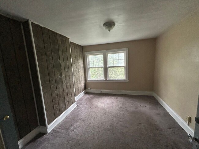 Building Photo - 3633 Cedarbrook Rd
