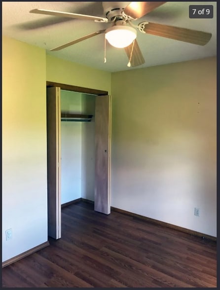 Building Photo - 215 E New Melville Rd