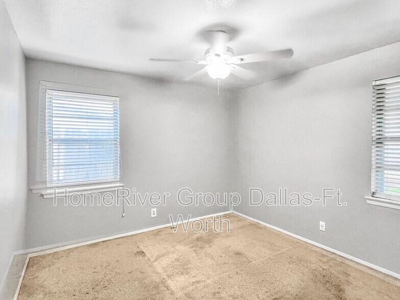 Building Photo - 2408 Sparling Wy