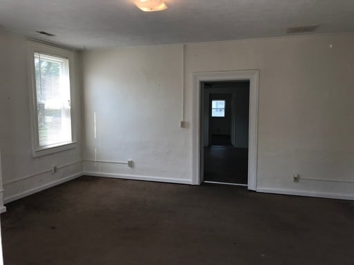 Building Photo - 202 S Ash St