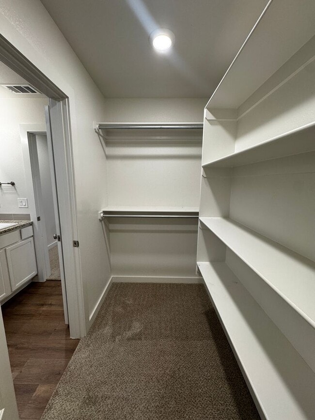 Building Photo - Located in Homestead!!! Newer Fabulous 3/2/1 CISD