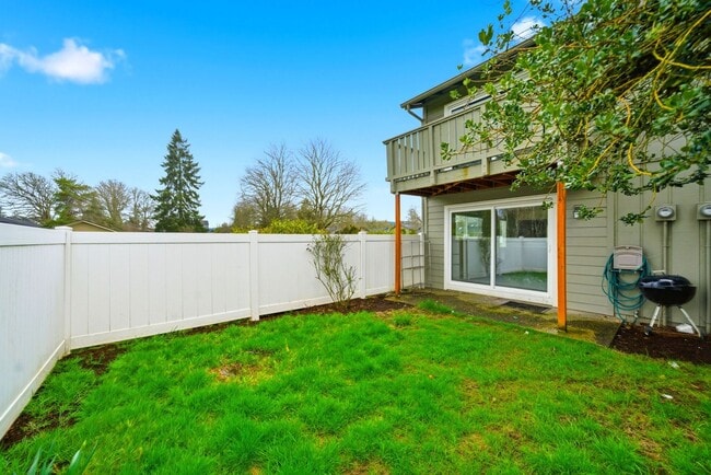 Building Photo - 1922 NW 143rd Ave