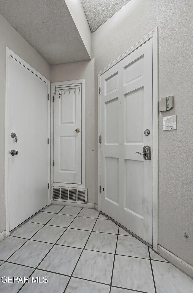 Building Photo - 11429 Chickasaw Dr