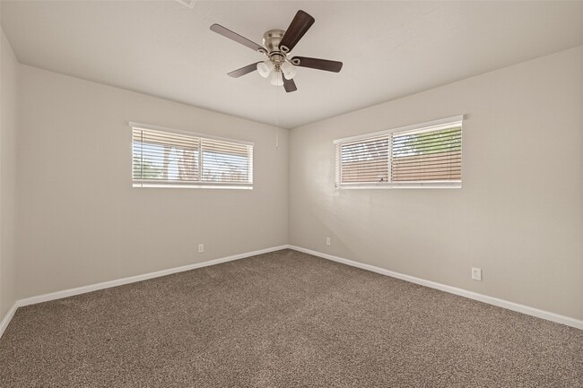 Building Photo - 10 Ferguson St