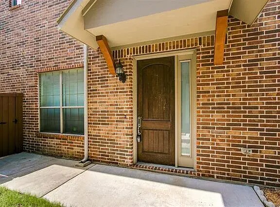 Building Photo - 3140 Bloomfield Ct