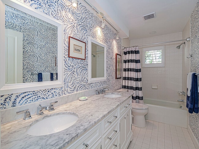 Building Photo - 8367 Baytree Dr