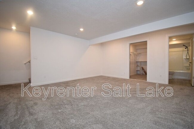 Building Photo - 2726 E Iron Bark Alley