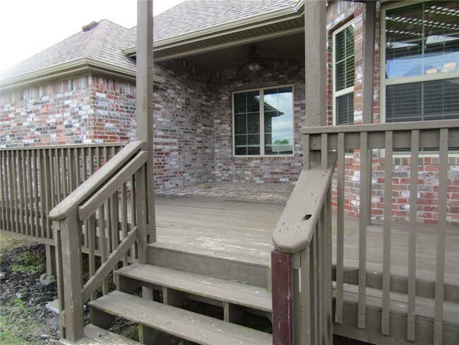 Building Photo - 4200 SW Rhinestone Blvd