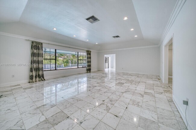 Building Photo - 1442 Coruna Ave