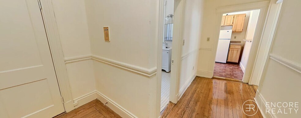 Building Photo - 16 Queensberry St