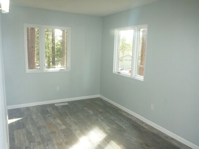 Building Photo - 1047 War Bonnet Way