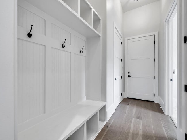 Building Photo - 330 Kelly Plantation Dr