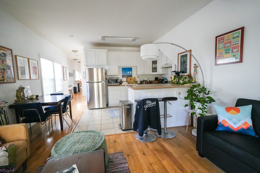 Building Photo - 1631 Morton Ave