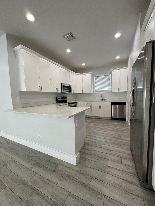 Building Photo - 1029 Mango Dr