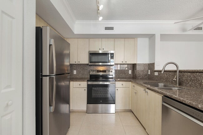 Building Photo - 1801 N Flagler Dr