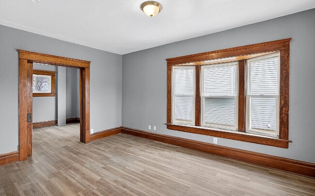 Building Photo - 458 Kling St