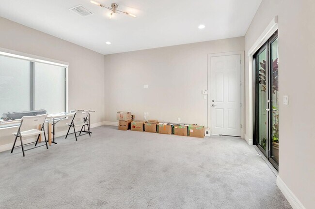 Building Photo - 16317 Cabernet Dr