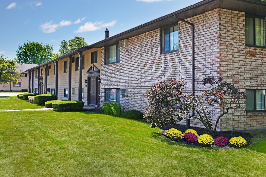 Primary Photo - Imperial South