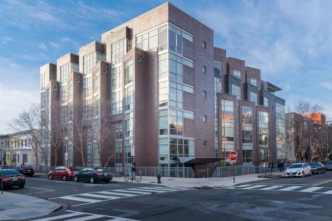 Building Photo - Luxury U St Condo | 2 Bed + Den | 2 Bath | 1,350 Sf | Large Balcony | 1 Garage Parking Space