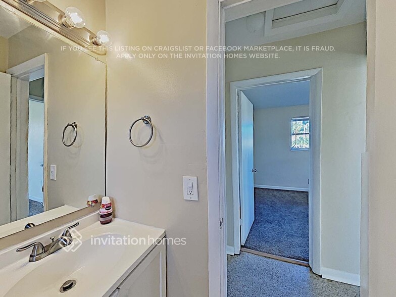 Building Photo - 8570 NW 11th Ct