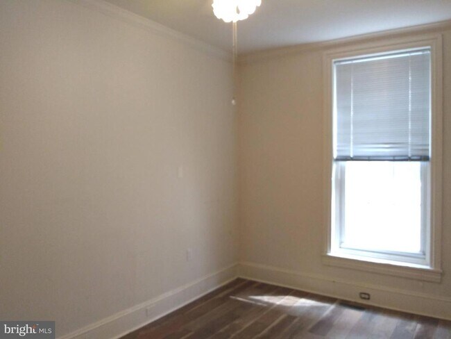 Building Photo - 416 N 32nd St