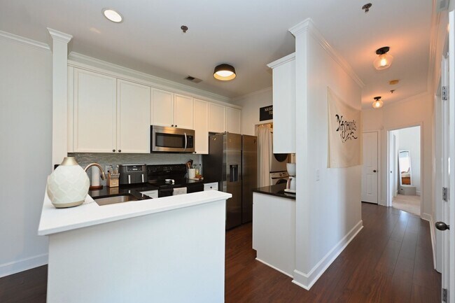 Building Photo - **SOPHISTICATED URBAN RETREAT IN THE HEART OF LENOX VILLAGE**