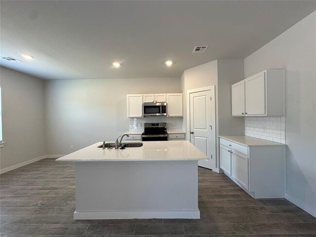 Building Photo - 17991 Lantana Loop