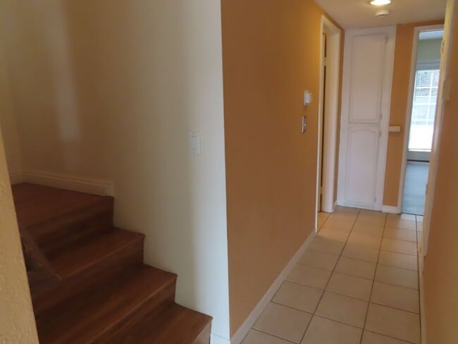 Building Photo - Three Bedroom Townhome with Two-Car Garage